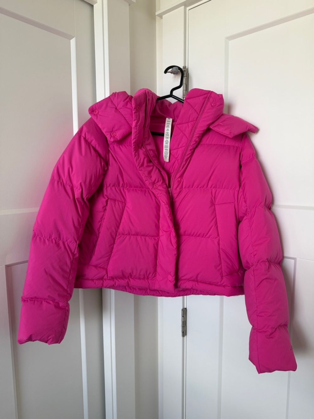 lululemon athletica Women's Wunderpuff cropped Pink Puffer Jacket - Size 0